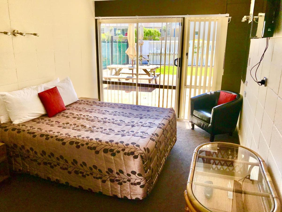 Tui Oaks Motel Taupo Exterior photo
